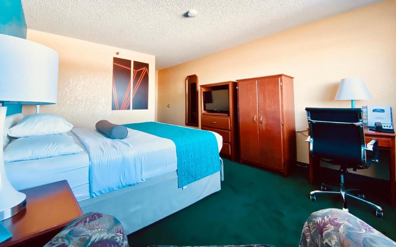 Howard Johnson By Wyndham Denver West Wheat Ridge Exterior foto