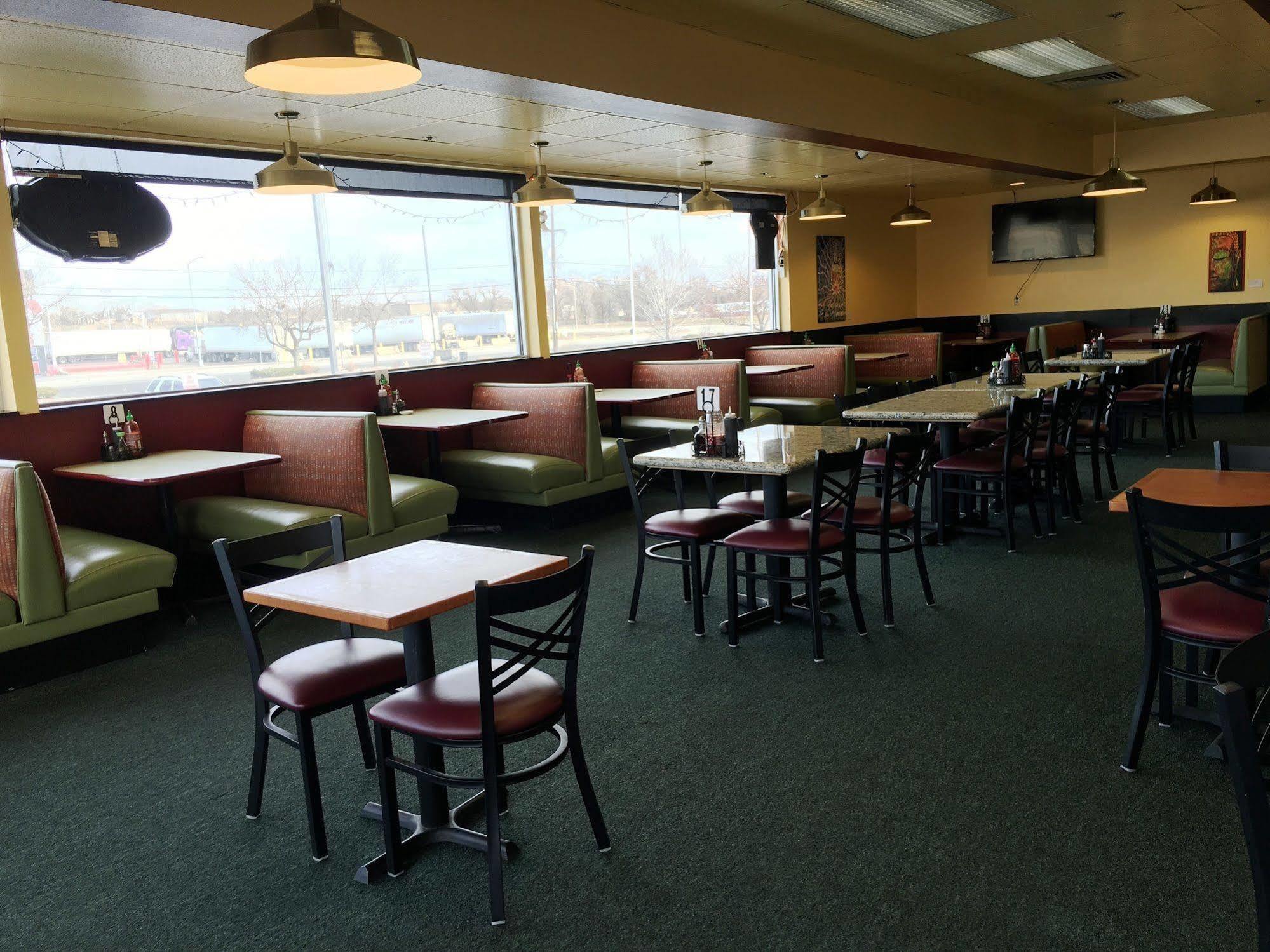 Howard Johnson By Wyndham Denver West Wheat Ridge Exterior foto