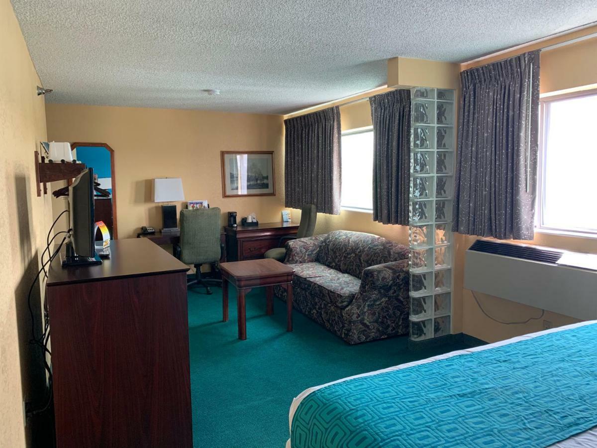 Howard Johnson By Wyndham Denver West Wheat Ridge Exterior foto